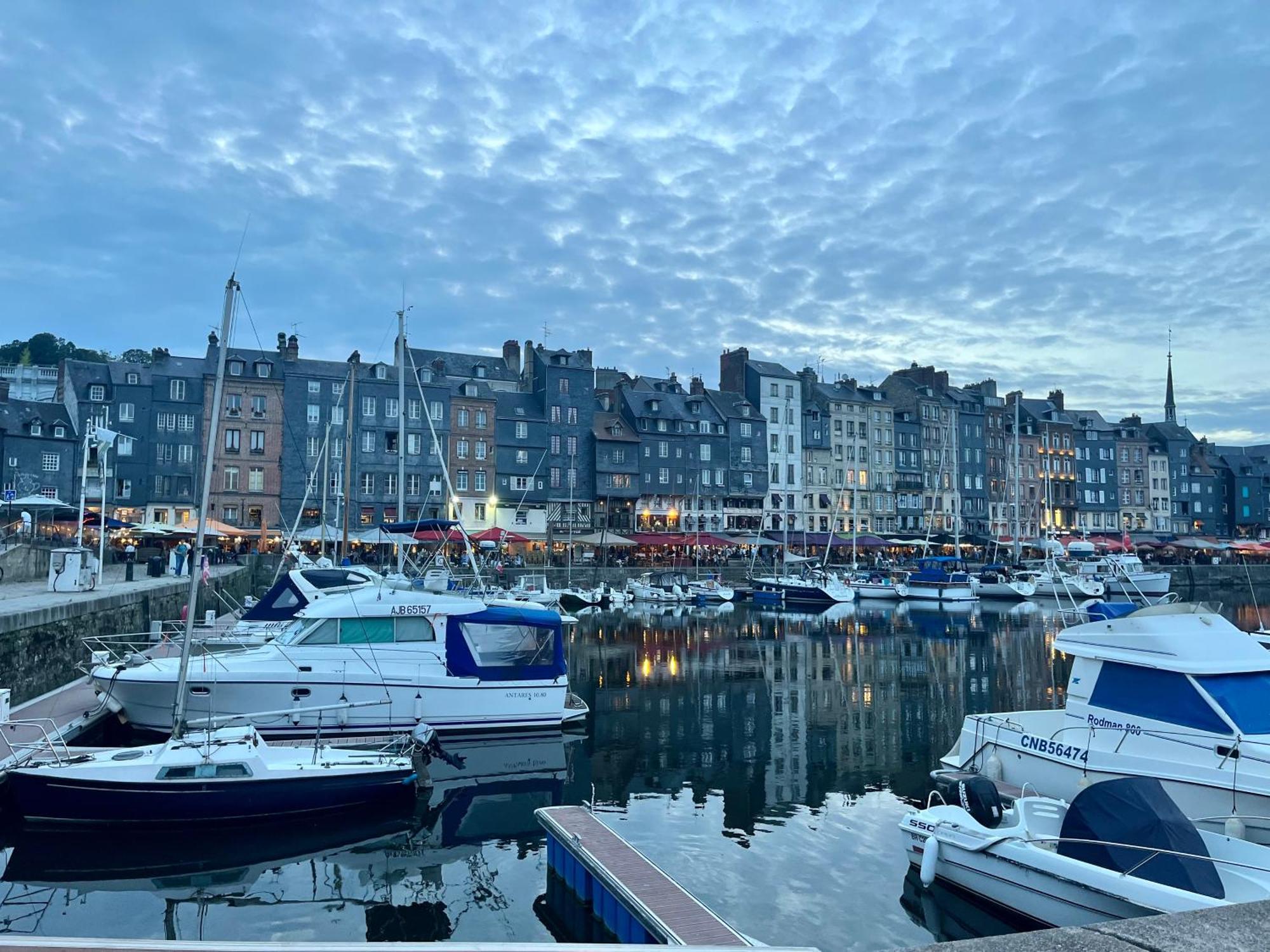Le Grenier D'Ouilly Au Coeur Du Pays D'Auge - Gite Avec Piscine A 20 Min Des Plages Exterior photo